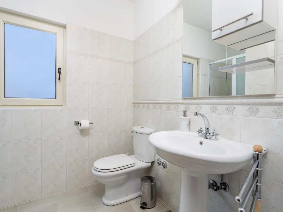 Holiday Home Baretuni - Lbn390 By Interhome Prnjani 0*,