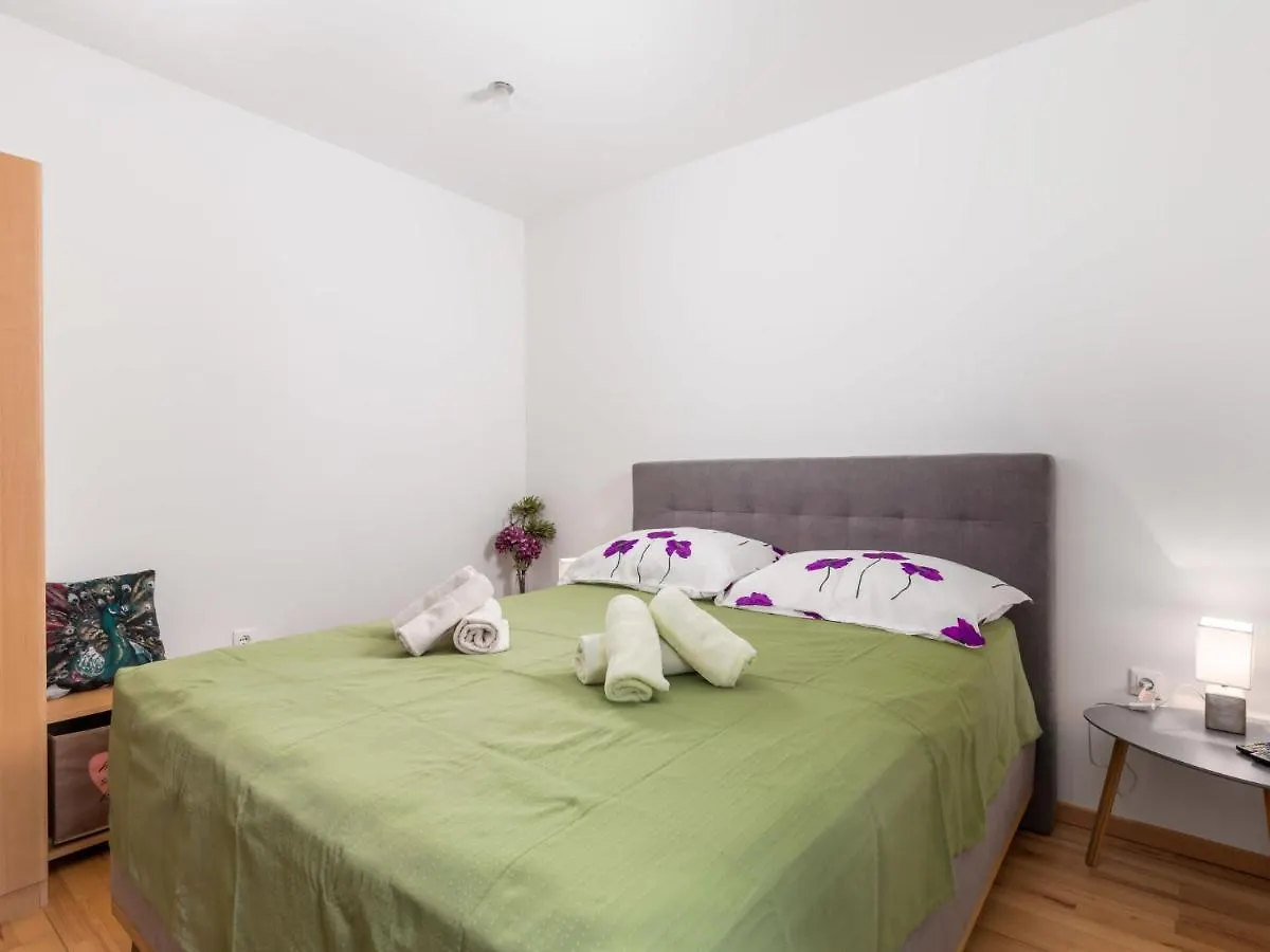 Holiday Home Baretuni - Lbn390 By Interhome Prnjani 0*,